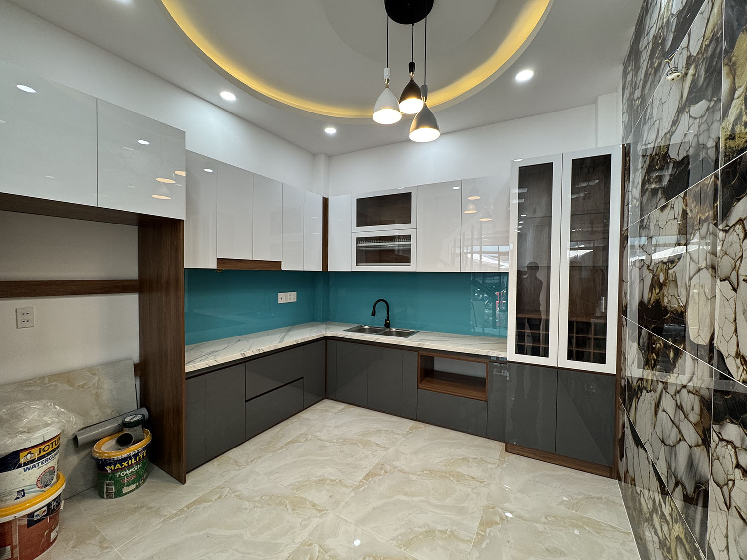 Nhà phố 3 lầu, mới 100% xe hơi đổ cách nhà 10m khu VIP Nguyễn Văn Đậu - Gần Phan Đăng Lưu